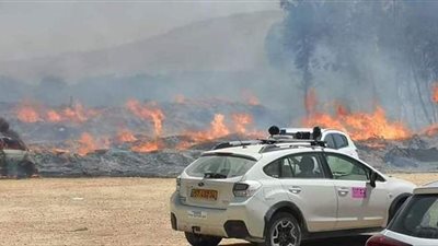 اندلاع نيران في أحراش محيطة بمنتجع السخنة شرقي القدس | فيديو