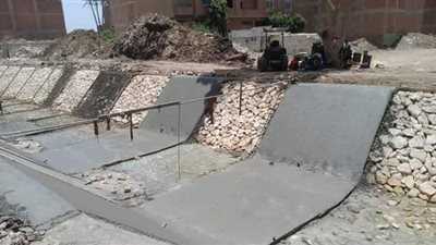 الانتهاء من تبطين وتدبيش ترعة الحوامدية | صور