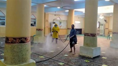 حملات تعقيم مستمرة لدور العبادة والمنشآت لمواجهة كورونا بأسيوط | صور