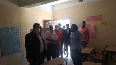 نائب محافظ الوادي الجديد تتفقد مدرسة السلام الابتدائية بموط
