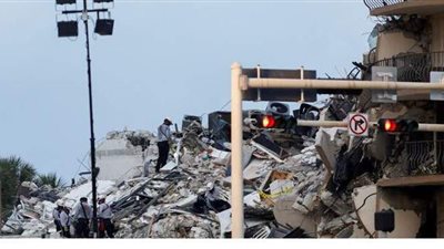 تعليق البحث بموقع المبنى المنهار في فلوريدا بسبب إعصار إلسا