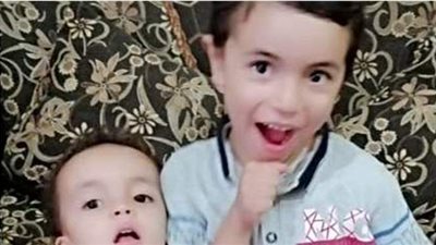 «الضمور الدوشيني» ينهش جسد الطفلين أحمد ومحمد.. الأب يناشد الرئيس السيسي بالتدخل.. والعلاج الطبيعي شهريا 3200 جنيه | فيديو