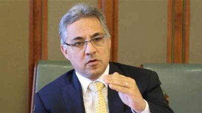 السجيني يطالب بالانتهاء من بوابات حدائق الأهرام خلال شهر