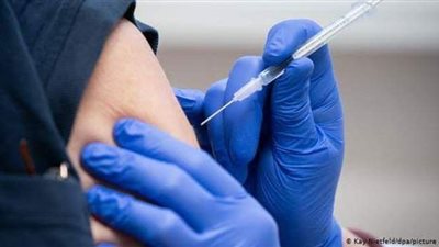 أستاذ باثولوجى: تلقى نوعين من اللقاح يمنح مناعة أكبر ضد كورونا