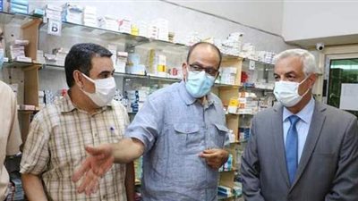 رئيس جامعة المنوفية يتفقد مستشفى الطلبة