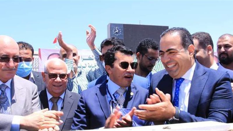 وضع حجر أساس استاد