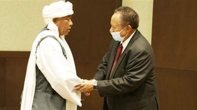 نقطة ملتهبة في جسد الدولة.. حمدوك يعتبر شرق السودان قضية إستراتيجية