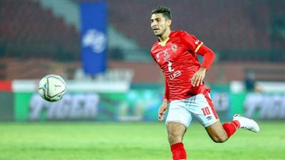 وحش الشاشة يزلزل تويتر بعد هدفي شريف في سموحة.. ومتابعون: لا بيه ولا أفندي دا باشا