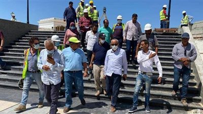 مسئولو الإسكان يتفقدون سير العمل بمشروعات مدينة العلمين الجديدة