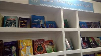 في 4 أيام.. نفاد موسوعة نجيب محفوظ والسينما بمعرض الكتاب