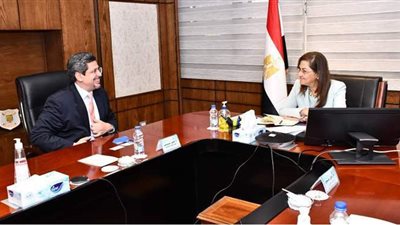 وزيرة التخطيط تلتقي بالرئيس التنفيذي للمؤسسة الإسلامية لتنمية القطاع الخاص