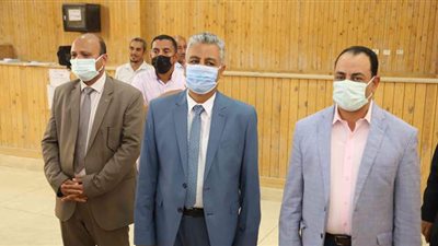 رئيس جامعة جنوب الوادي يتفقد امتحانات الدراسات العليا بكلية الحقوق