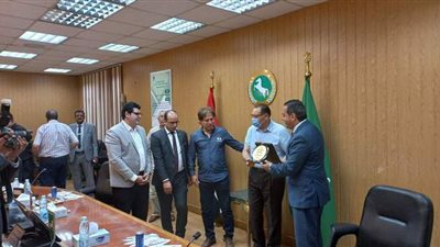 محافظ الشرقية يستقبل وفد 