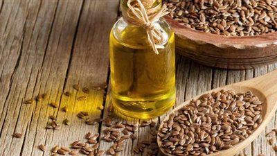 اكتشفي فوائد زيت بذور الكتان لصحتك