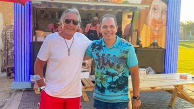 بحضور نجوم الفن.. رامي إمام يحتفل بافتتاح محل مكرونة بالساحل الشمالي | صور