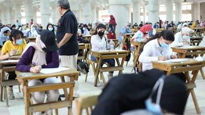 1400 طالب يؤدون امتحانات نهاية العام والدراسات العليا بجامعة جنوب الوادي