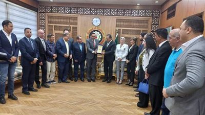 خلال استقبال محافظ الدقهلية وفد شباب النواب..  رؤساء الأندية يثيرون أزمة حق الإنتفاع وتبعية أراضي مراكز الشباب