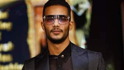 شاهد.. محمد رمضان يغني 