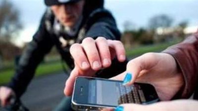 صورته والدة الضحية.. ضبط لص الهواتف بالجيزة