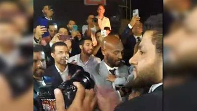 شيكابالا يشعل حفل زفاف أوباما بوصلة رقص مع ابنه آدم | فيديو