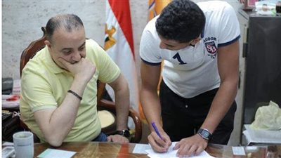 الشمس يتعاقد مع آدم أحمد صلاح نجم كرة الماء لمدة 4 مواسم