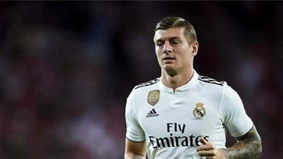 أسطورة ألمانيا مهاجما توني كروس: 