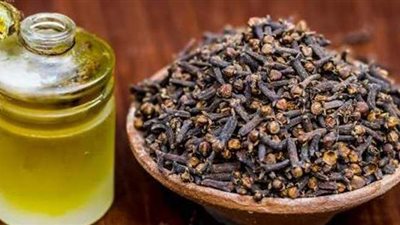 فوائد زيت القرنفل على الشعر والبشرة
