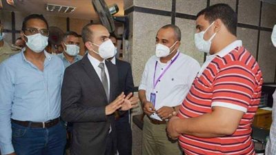 نائب محافظ سوهاج يتابع سير العمل بالمركز التكنولوجي وإدارة خدمة المواطنين