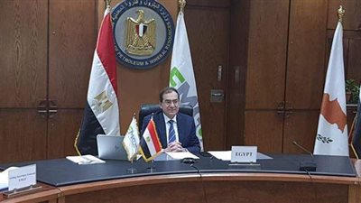 وزير البترول ينعى والد رئيس شركة إنبى