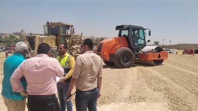 مسئولو الإسكان يتفقدون أعمال تنفيذ خطوط انحدار منظومة الصرف الصحي بالقاهرة الجديدة