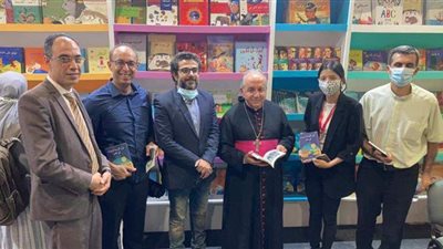 بعد طرح أول كتاب.. مطران المارونية يزور معرض القاهرة