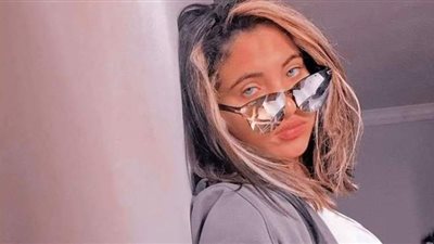 إيحاءات جنسية وفيديوهات مخلة.. بلاغ يطالب بالتحقيق مع فتاة التيك توك موكا حجازي