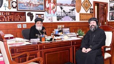 البابا تواضروس يناقش أمور الخدمة مع أسقف عين شمس