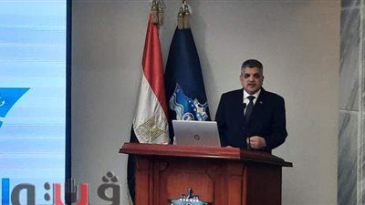 رئيس هيئة قناة السويس: رحلة حج لأهل شهيد تعويم السفينة الجانحة