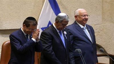 الرئيس الإسرائيلي إسحاق هرتسوج يؤدي اليمين القانونية