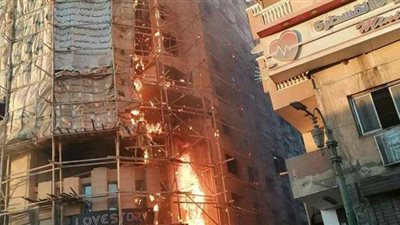 السيطرة على حريق اندلع في الواجهة الأمامية لنقابة المعلمين بالمنيا