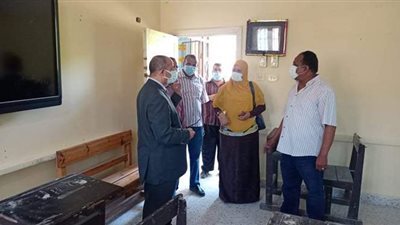 وكيل تعليم قنا يشدد على ضرورة محاضر تسليم مدارس امتحانات الثانوية العامة