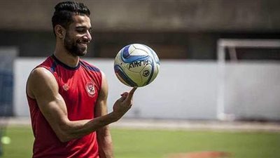 عبد الحفيظ يكشف سبب غياب السوليه عن قائمة الأهلي في مباراة المقاولون