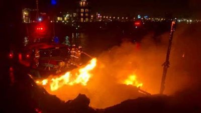 بعد انفجار دبي.. حريق هائل يلتهم لنشات صيد بمرسى الكوت في الكويت | فيديو