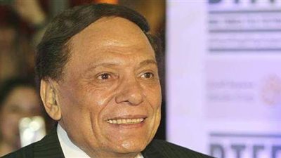 عادل إمام يقضي إجازته في الساحل الشمالي