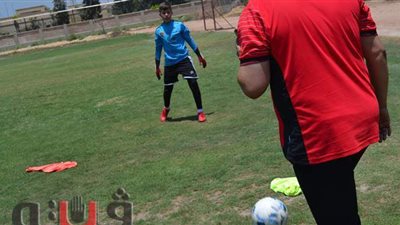خالد عيد يشارك في اختبار الحراس الناشئين بالمحلة | صور