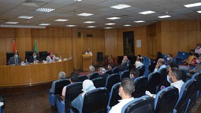 محافظ المنيا يستجيب لشكاوى وطلبات المواطنين ضمن مبادرة 