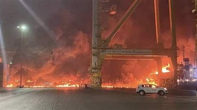 شاهد.. أول فيديو للحظة انفجار سفينة بميناء جبل علي في دبي