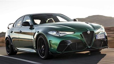 ألفا روميو تستعرض مهارات سياراتها الرياضية |  فيديو