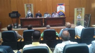 مدير تعليم سوهاج يلتقي رؤساء لجان الثانوية العامة استعدادا للامتحانات