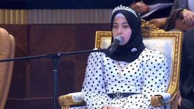 «تلاوة في حضرة الرئيس وتبرع ينفع الناس».. طالبات الأزهر يتصدرن تريند الخير