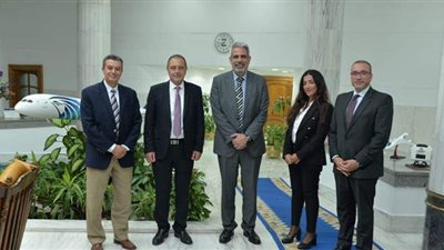 مصر للطيران تستقبل نائب رئيس الاتحاد الدولي للنقل الجوي