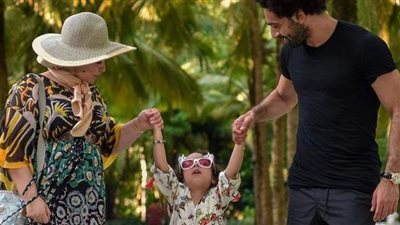 بعد شائعة انفصالهما.. أول ظهور لمحمد صلاح وزوجته خلال إجازتهما الصيفية | صور