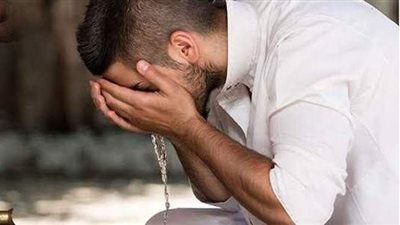 الاغتسال والتعطر.. تعرف على سنن وآداب يوم الجمعة