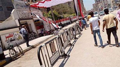 فصل لجان الثانوية العامة بالفيوم عن الشوارع بحواجز حديدية | صور